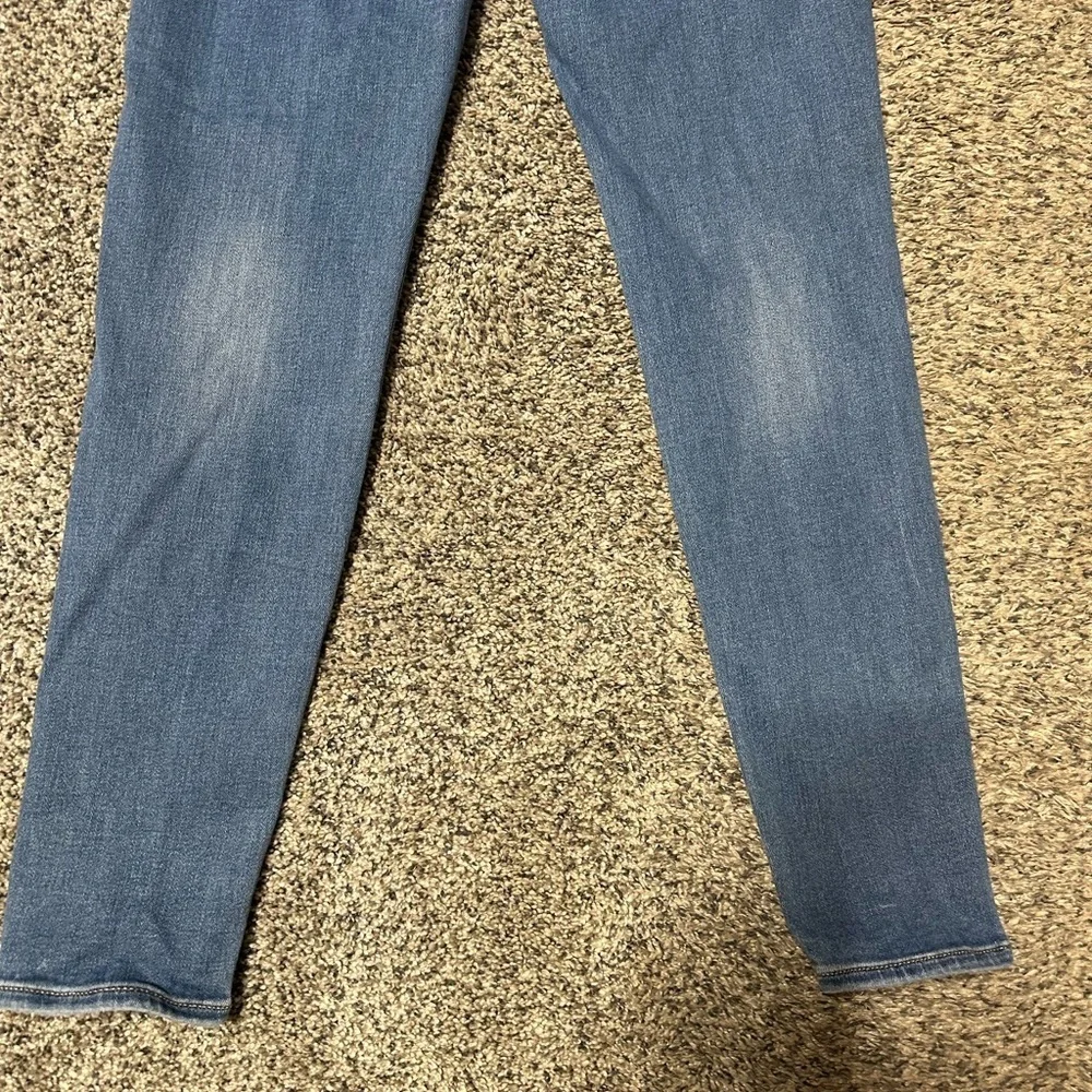 American Eagle Outfitters Light Blue Skinny Jeans